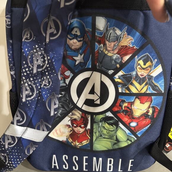 🆕Marvel Avengers✨Light Up✨Backpack 17”✨Laptop Sleeve & Key Chain NWT✨3D Front - Picture 7 of 7